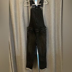 Gap Maternity overalls. Worn 1 time. Size small. Black.